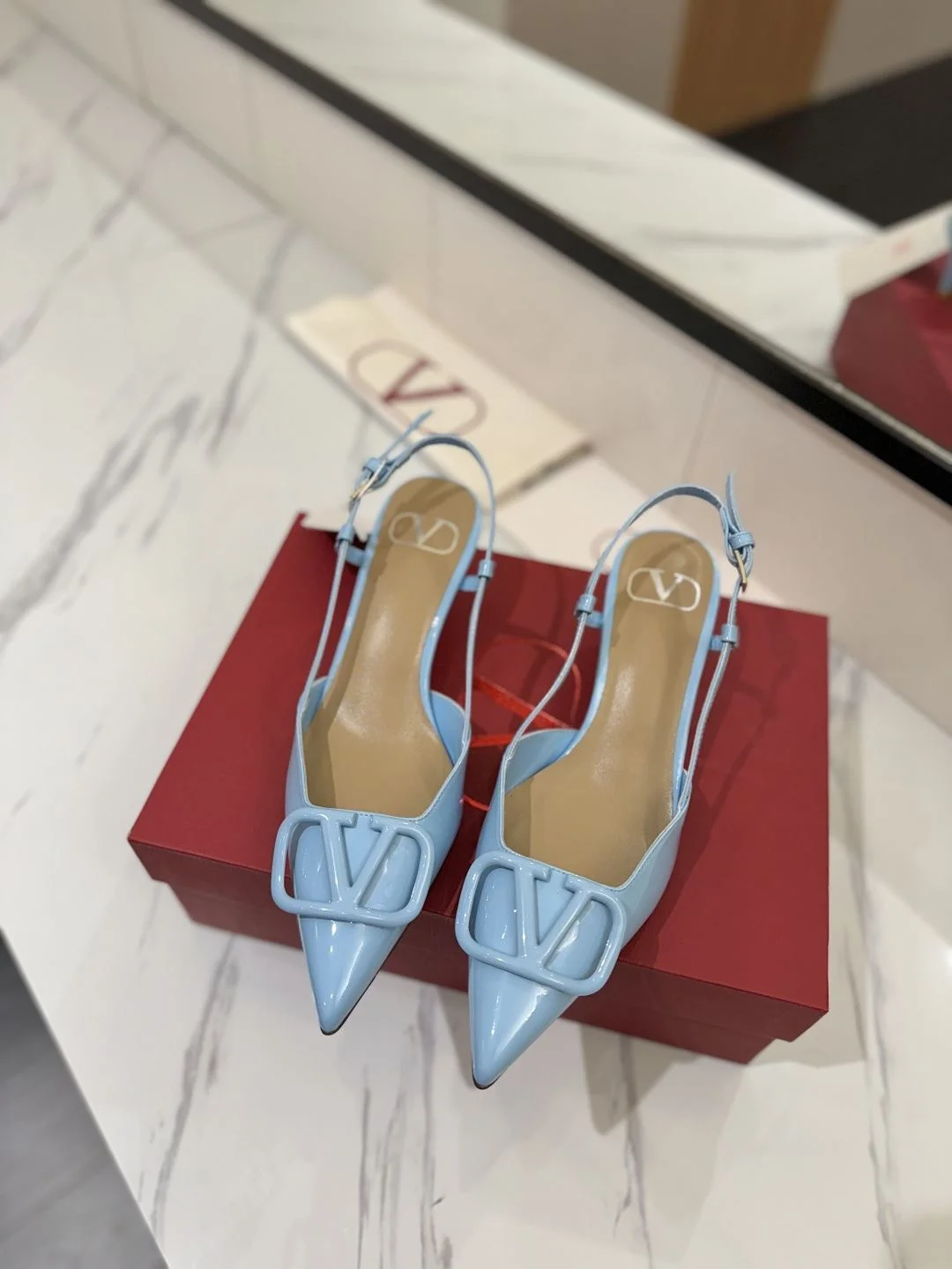 Valentino Sandals Contemporary 36005