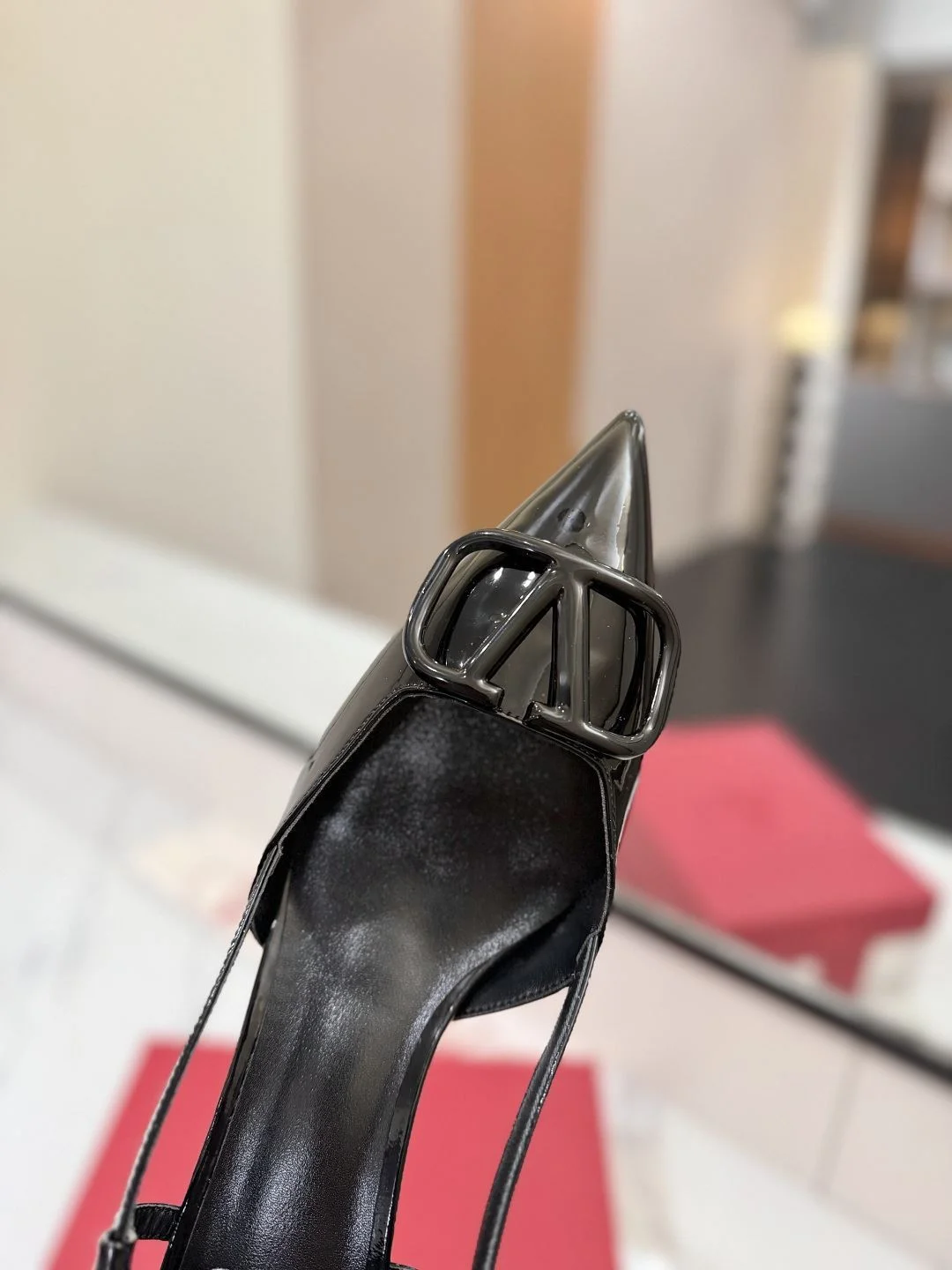 Valentino Sandals Compact 36009