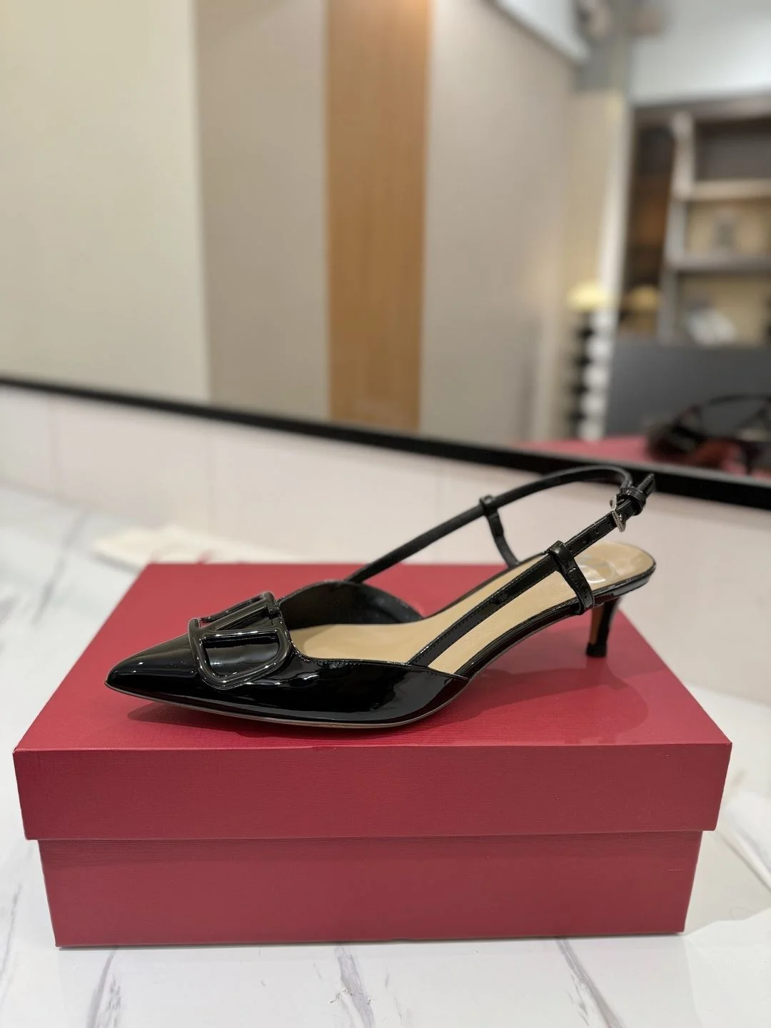 Breathable Valentino Sandals 36007