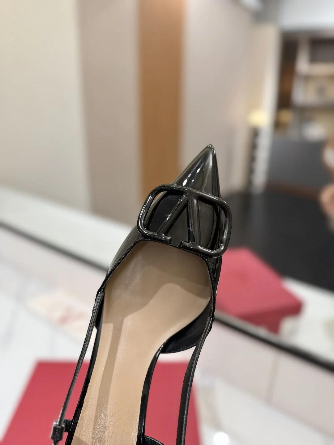 Breathable Valentino Sandals 36007