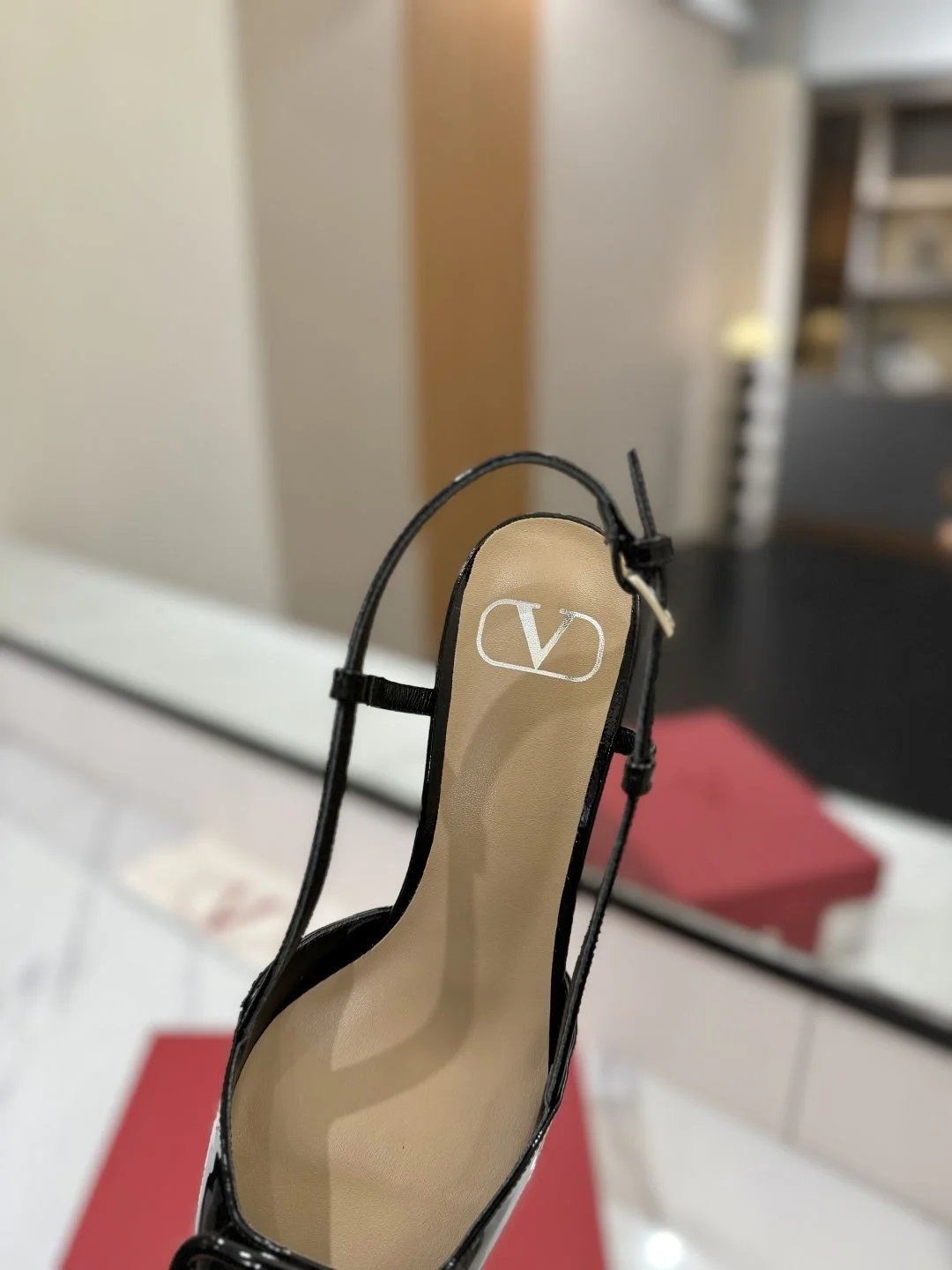 Breathable Valentino Sandals 36007