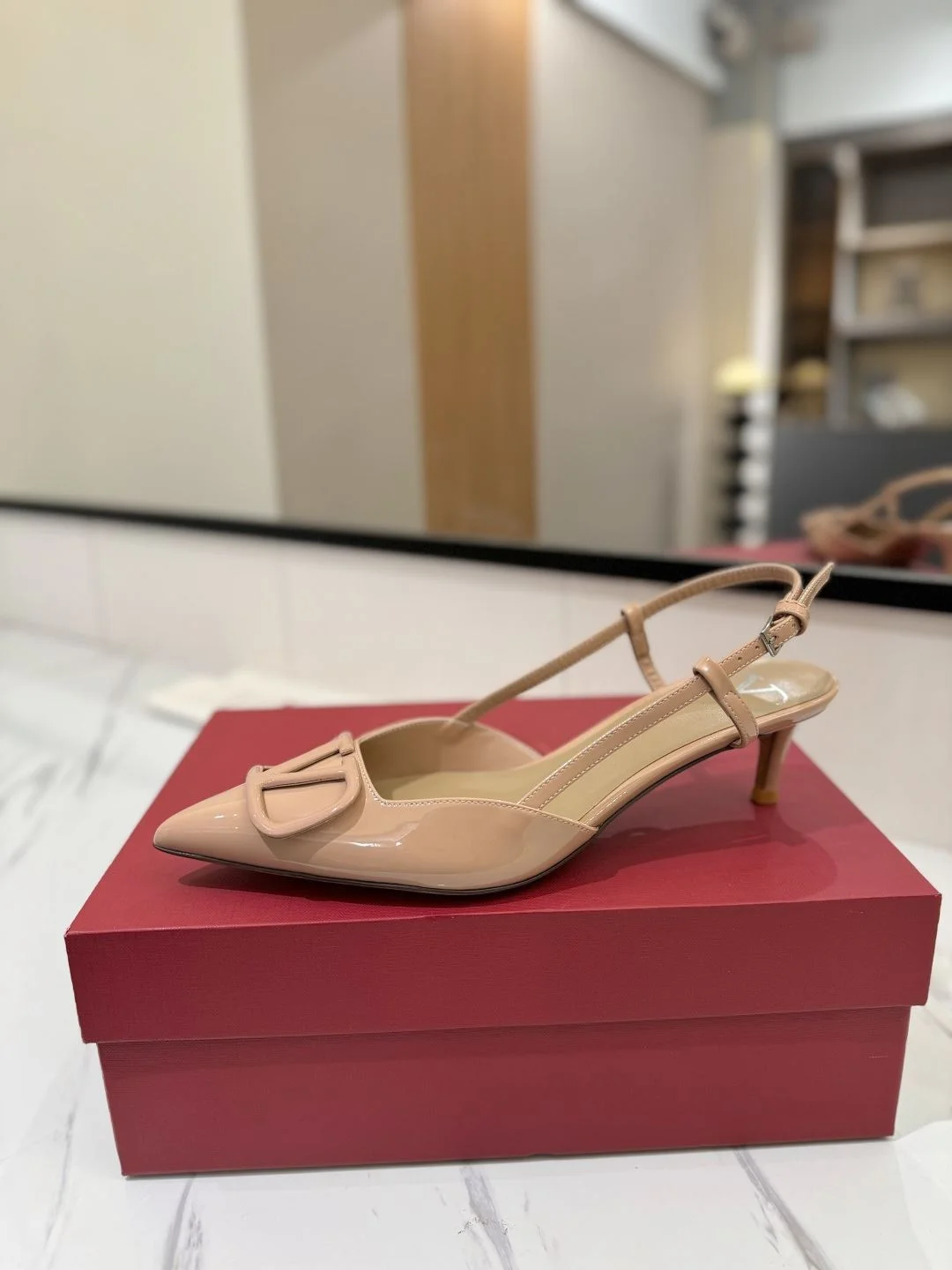 Valentino Sandals Flexible 36000