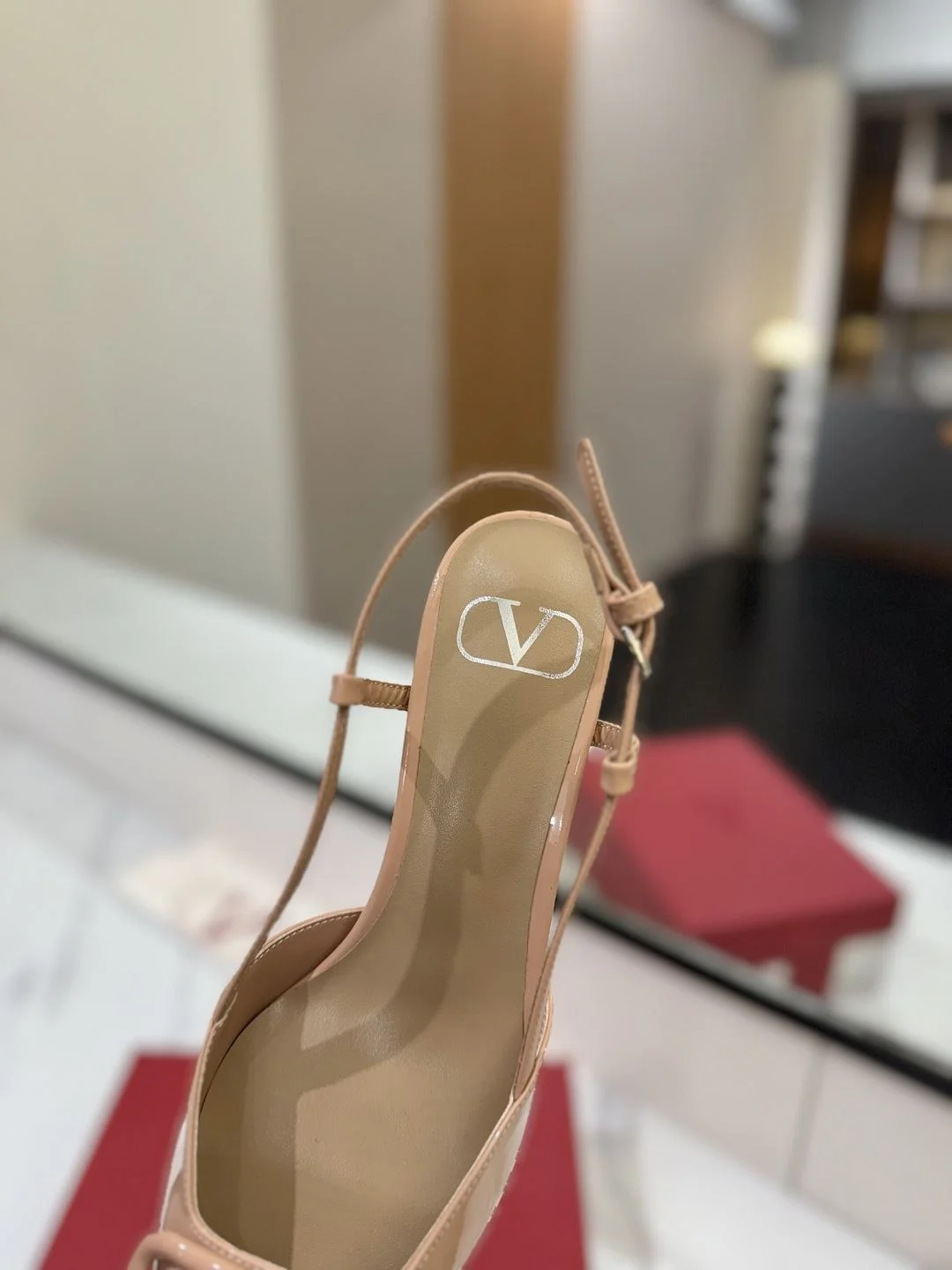 Valentino Sandals Flexible 36000