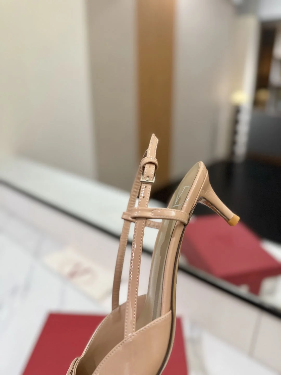Valentino Sandals Flexible 36000
