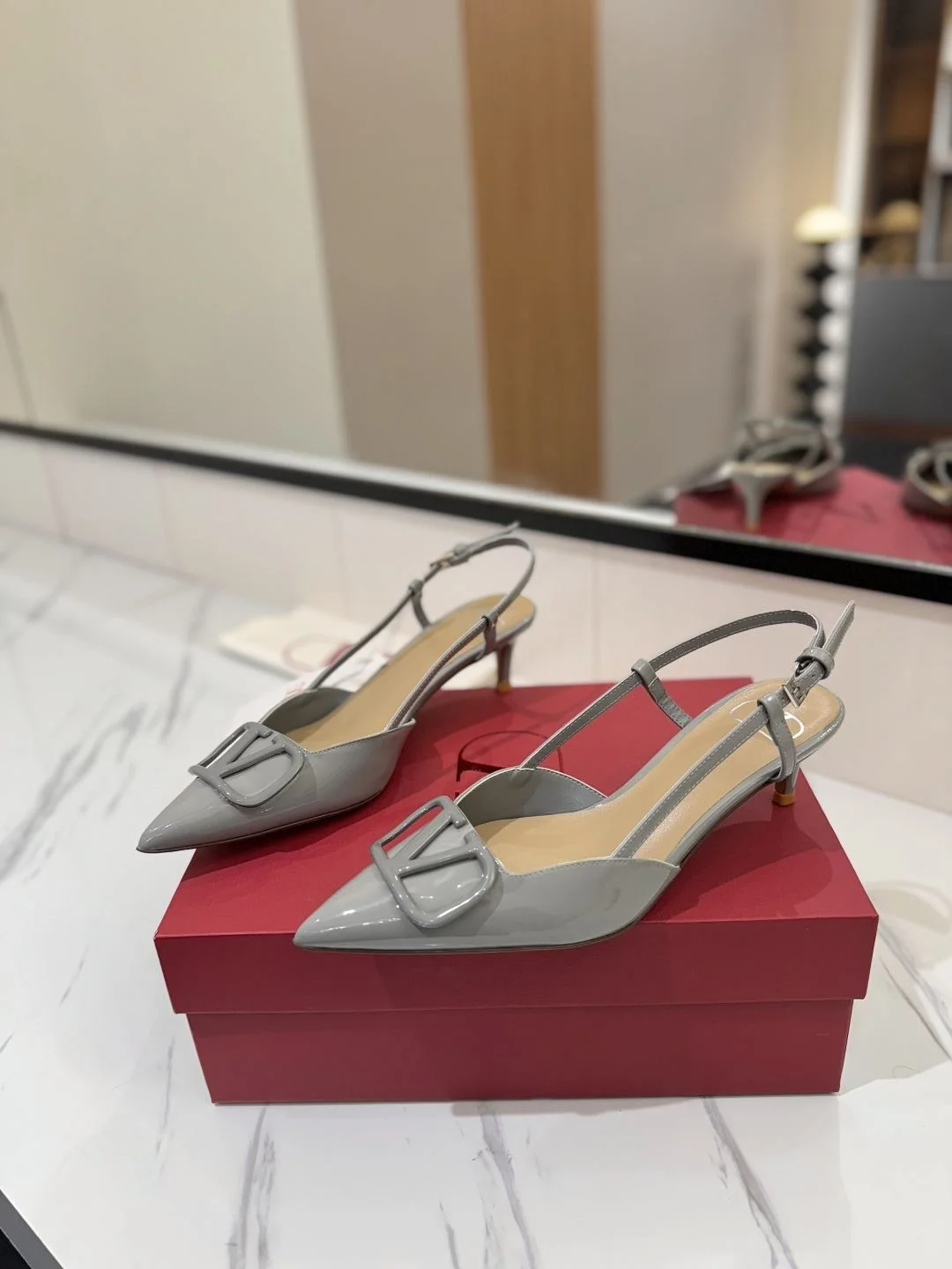 ComfortFit Valentino Sandals 36003