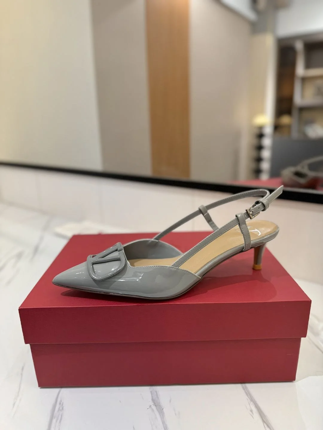 ComfortFit Valentino Sandals 36003