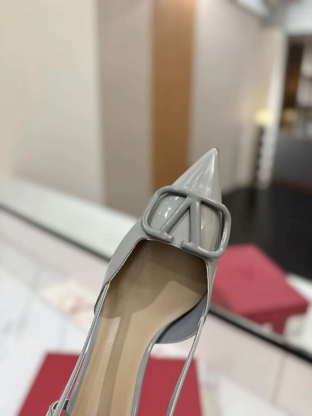 ComfortFit Valentino Sandals 36003