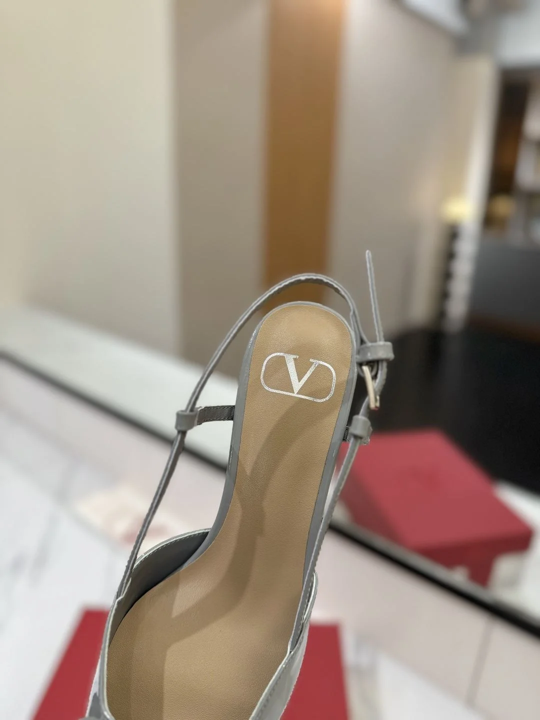 ComfortFit Valentino Sandals 36003