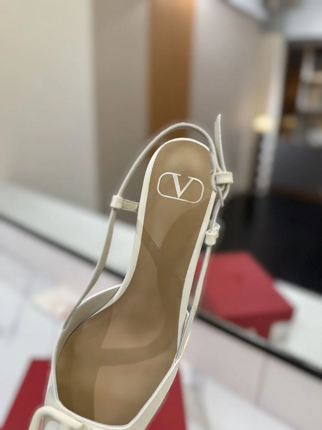 Valentino Sandals Breathable 36001