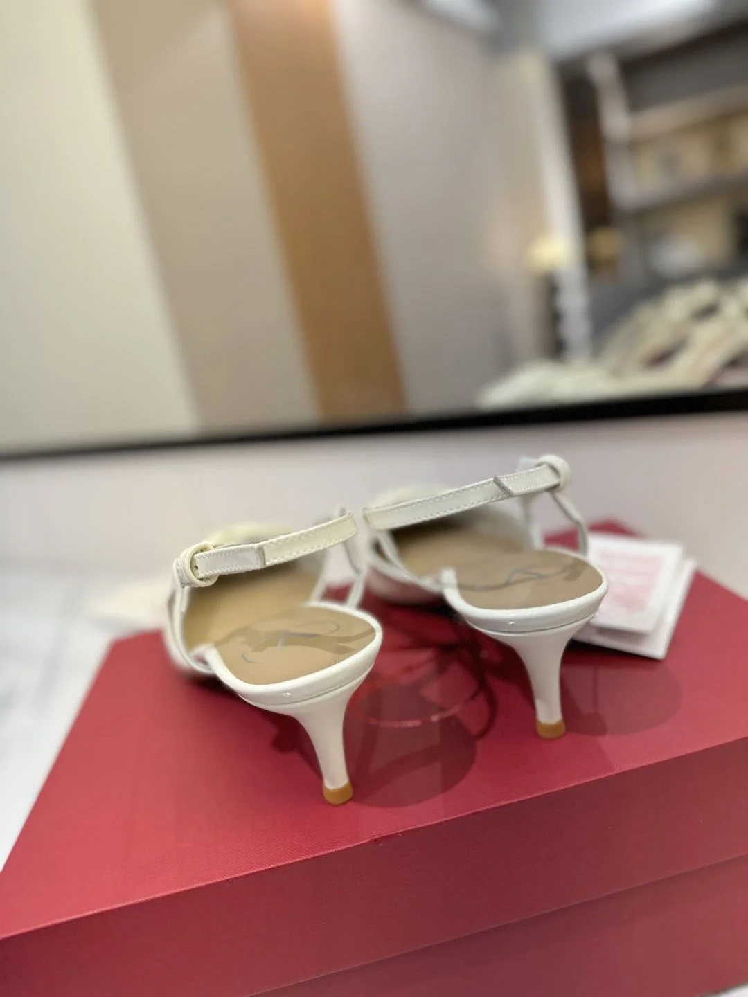 Valentino Sandals Breathable 36001