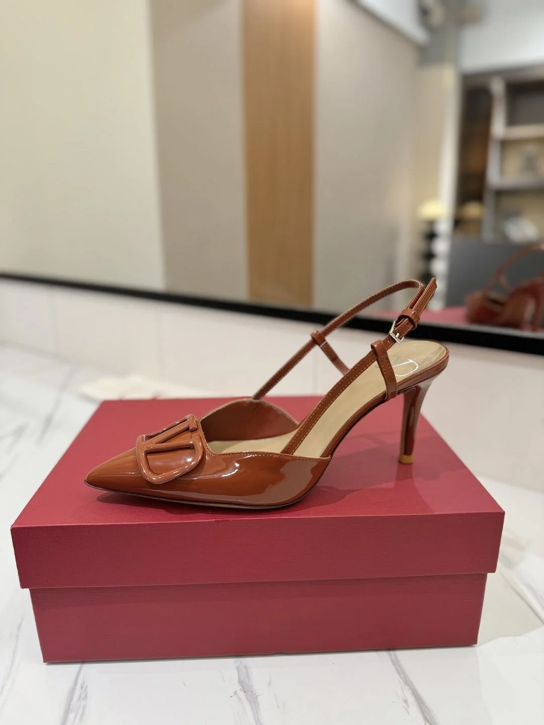 MultiPurpose Valentino Sandals 36002