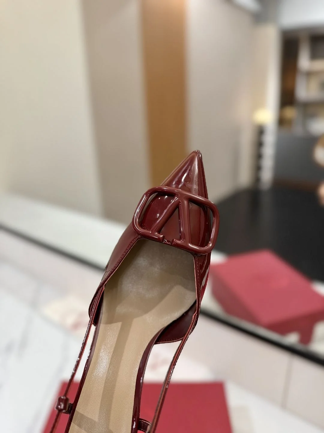Valentino Sandals Durable 35997