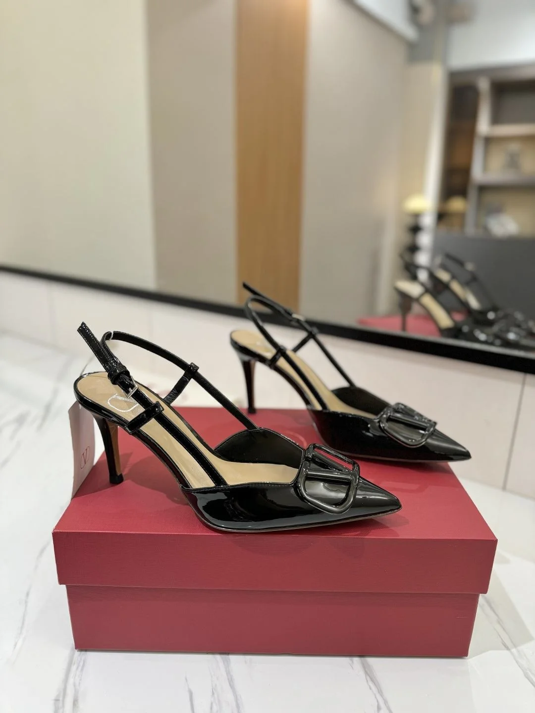Stretchable Valentino Sandals 35999
