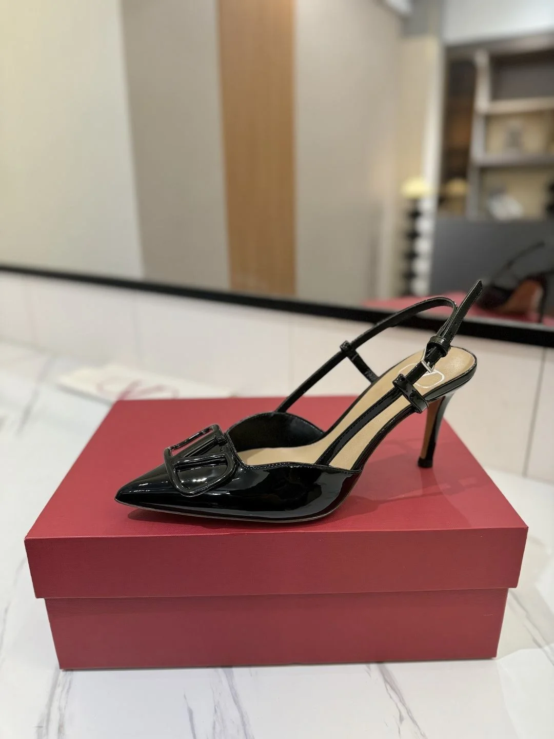 Stretchable Valentino Sandals 35999