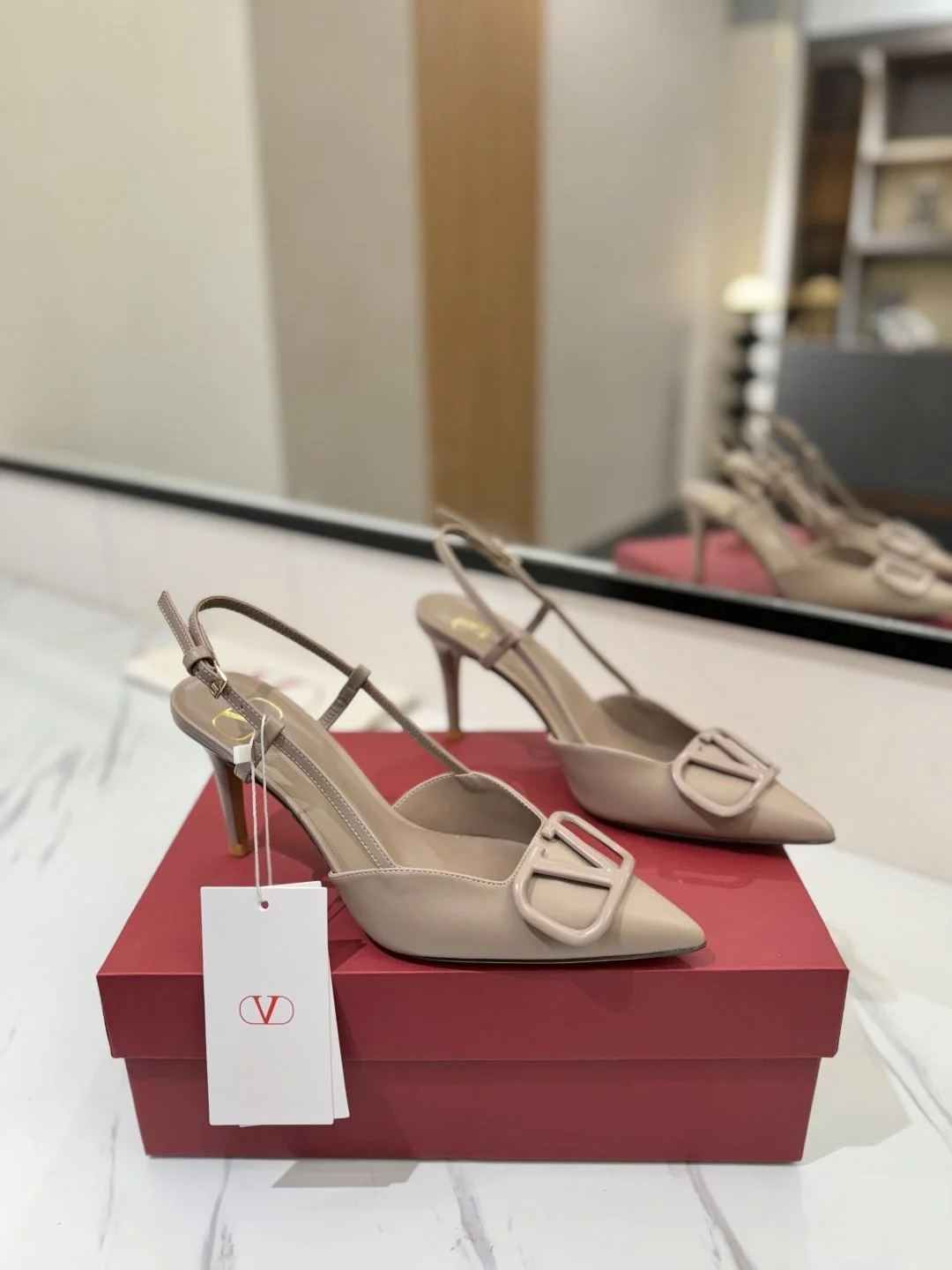 Durable Valentino Sandals 35992