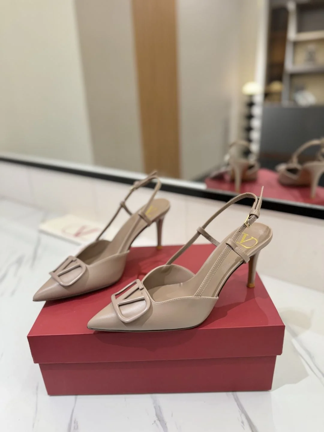 Durable Valentino Sandals 35992