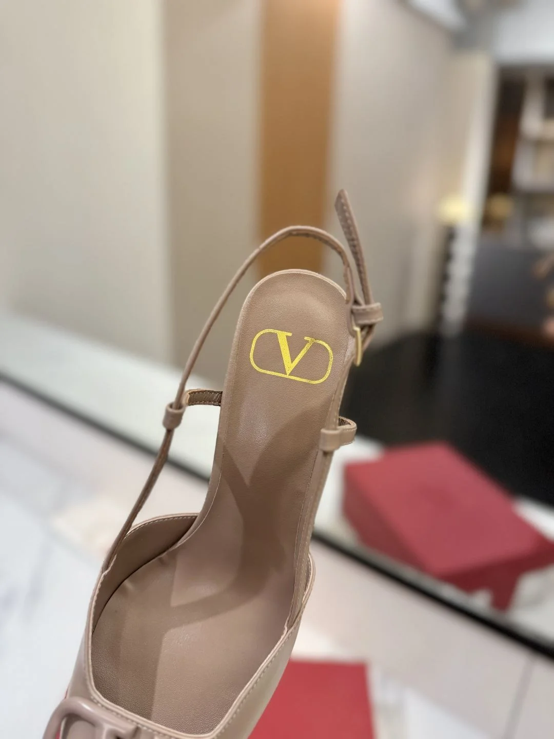 Durable Valentino Sandals 35992