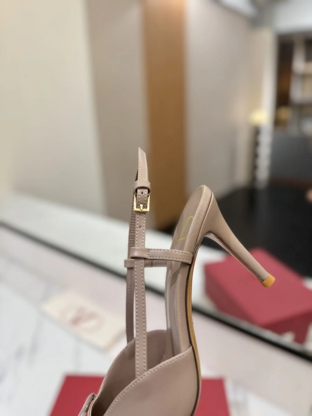 Durable Valentino Sandals 35992