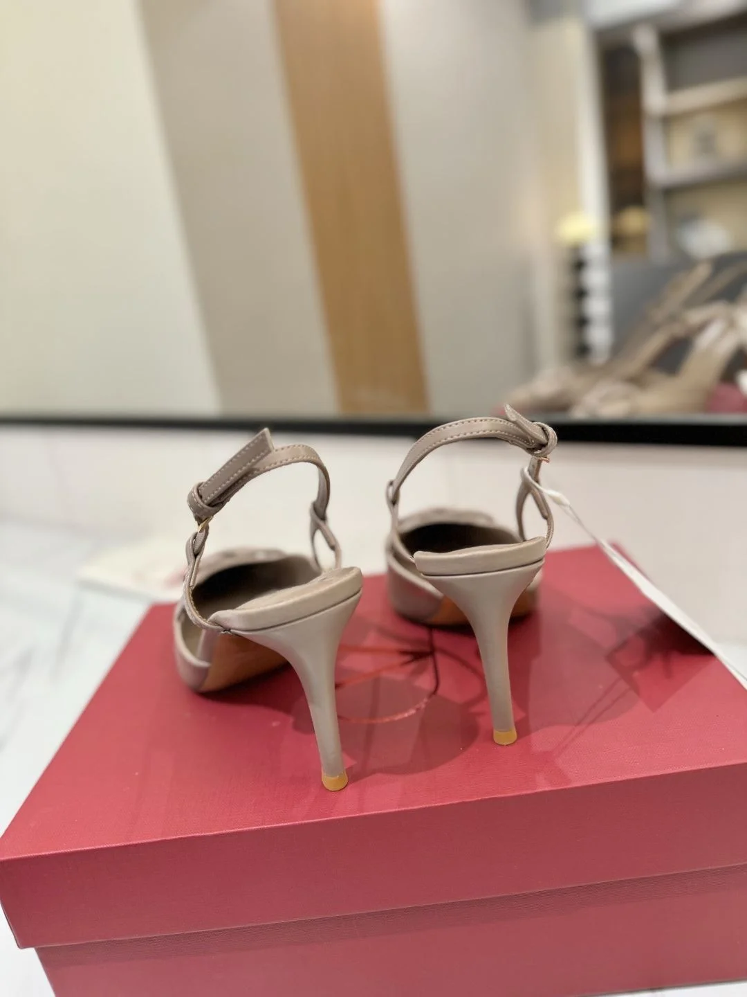 Durable Valentino Sandals 35992