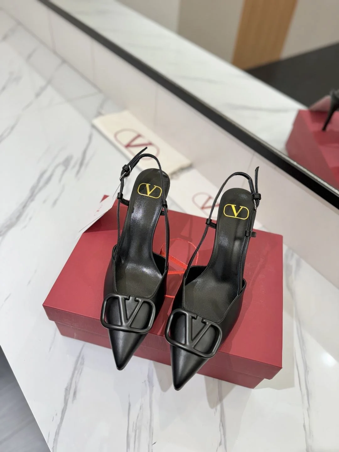 Valentino Sandals HighQuality 35983