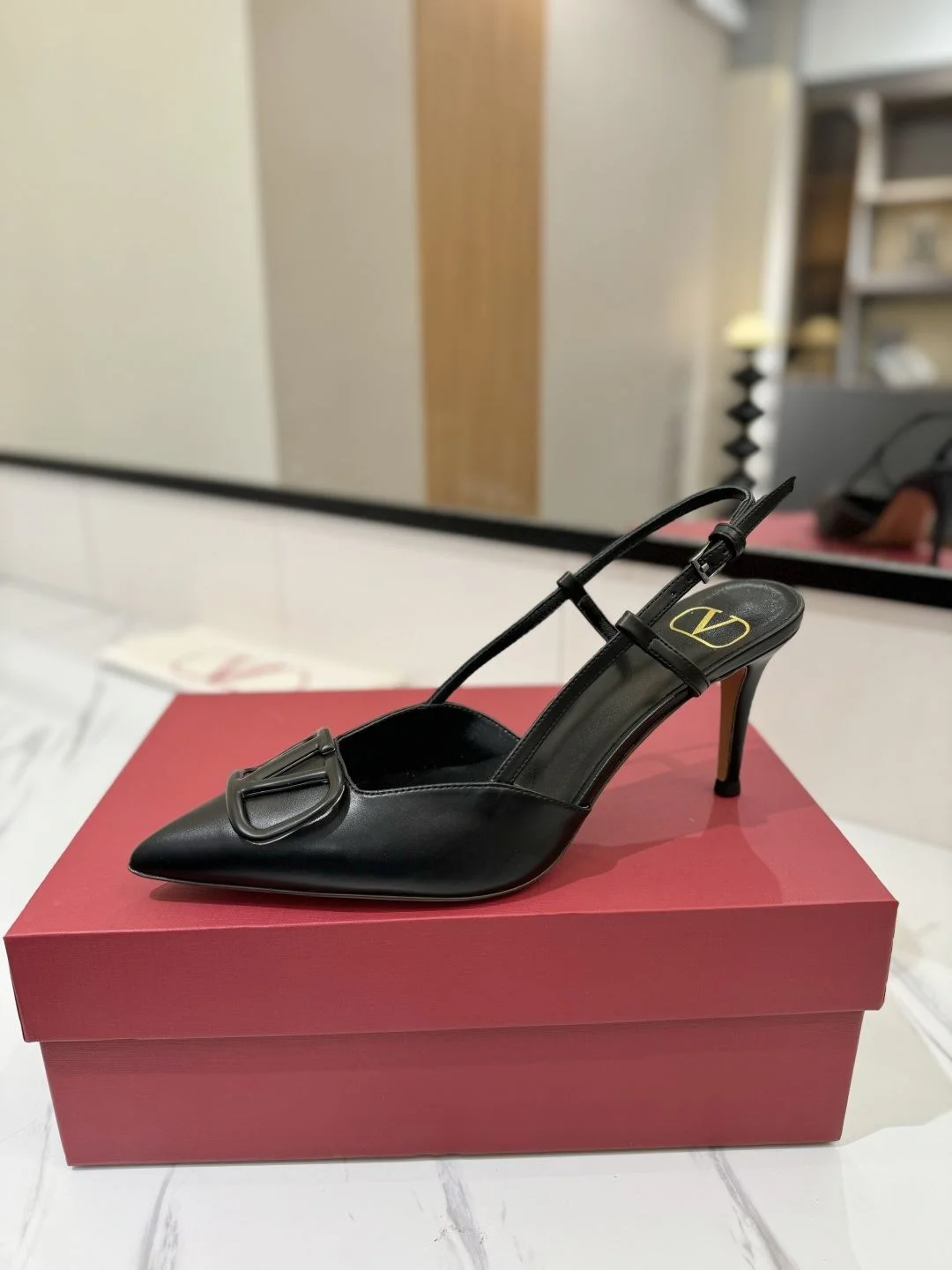 Valentino Sandals HighQuality 35983