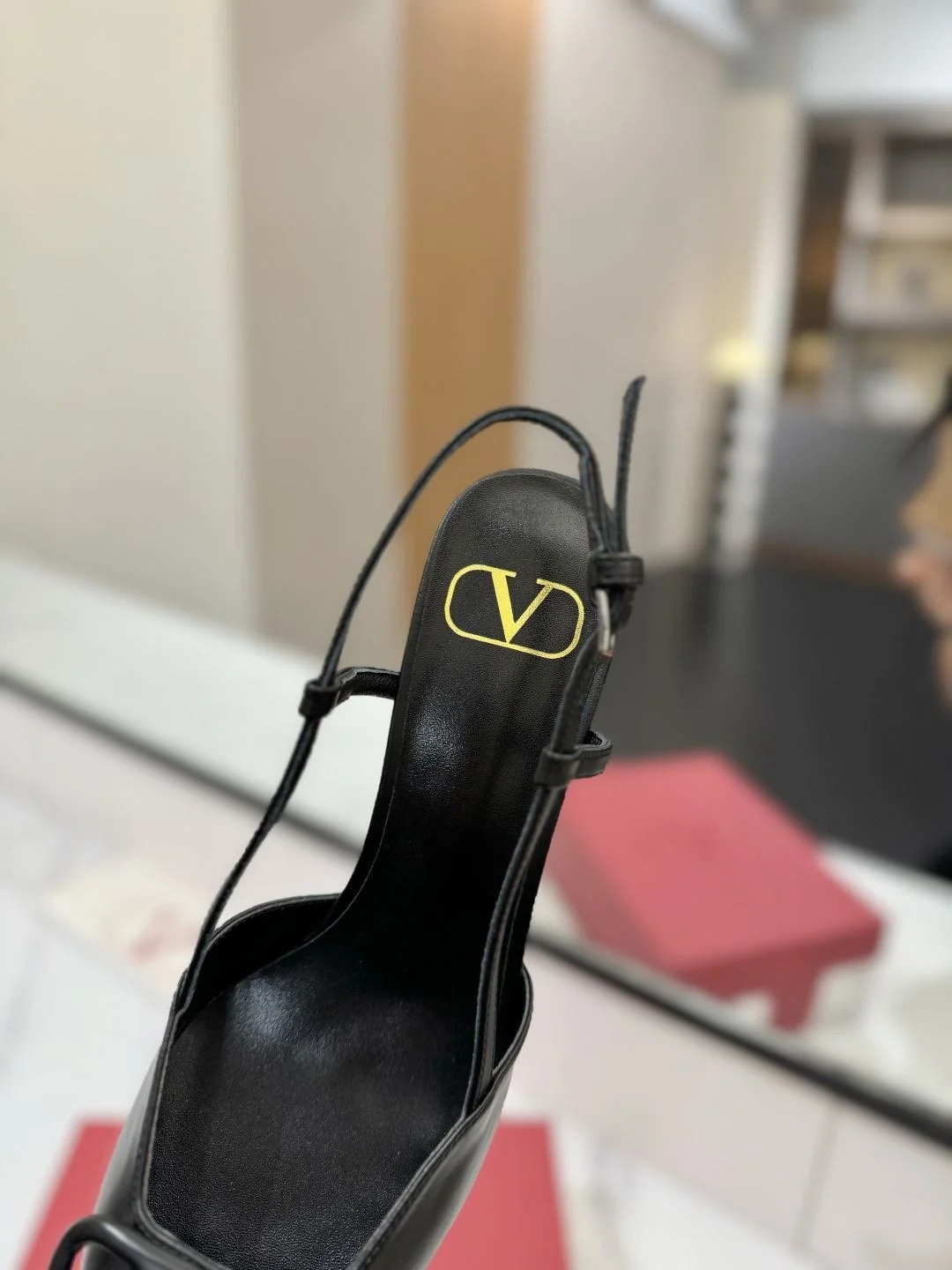 Valentino Sandals HighQuality 35983