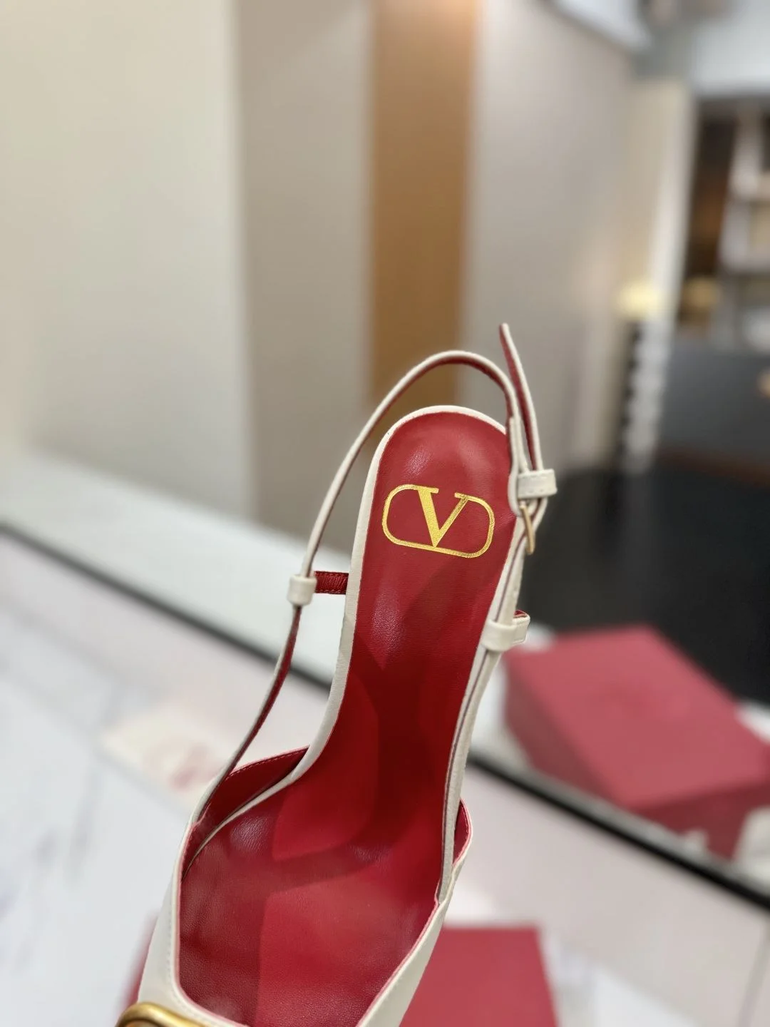 Valentino Sandals Youthful 35993