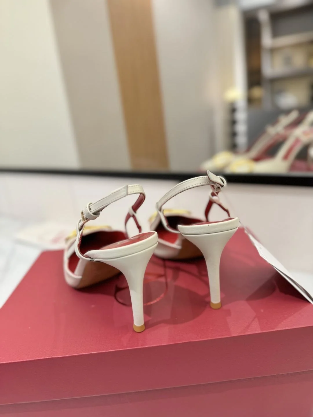Valentino Sandals Youthful 35993