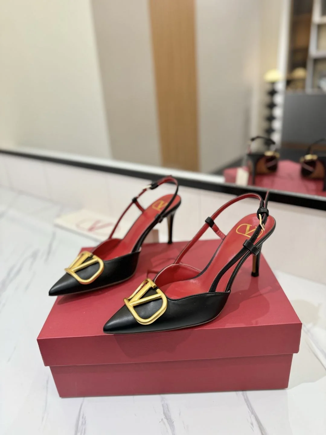 Valentino Sandals GoodFit 35978