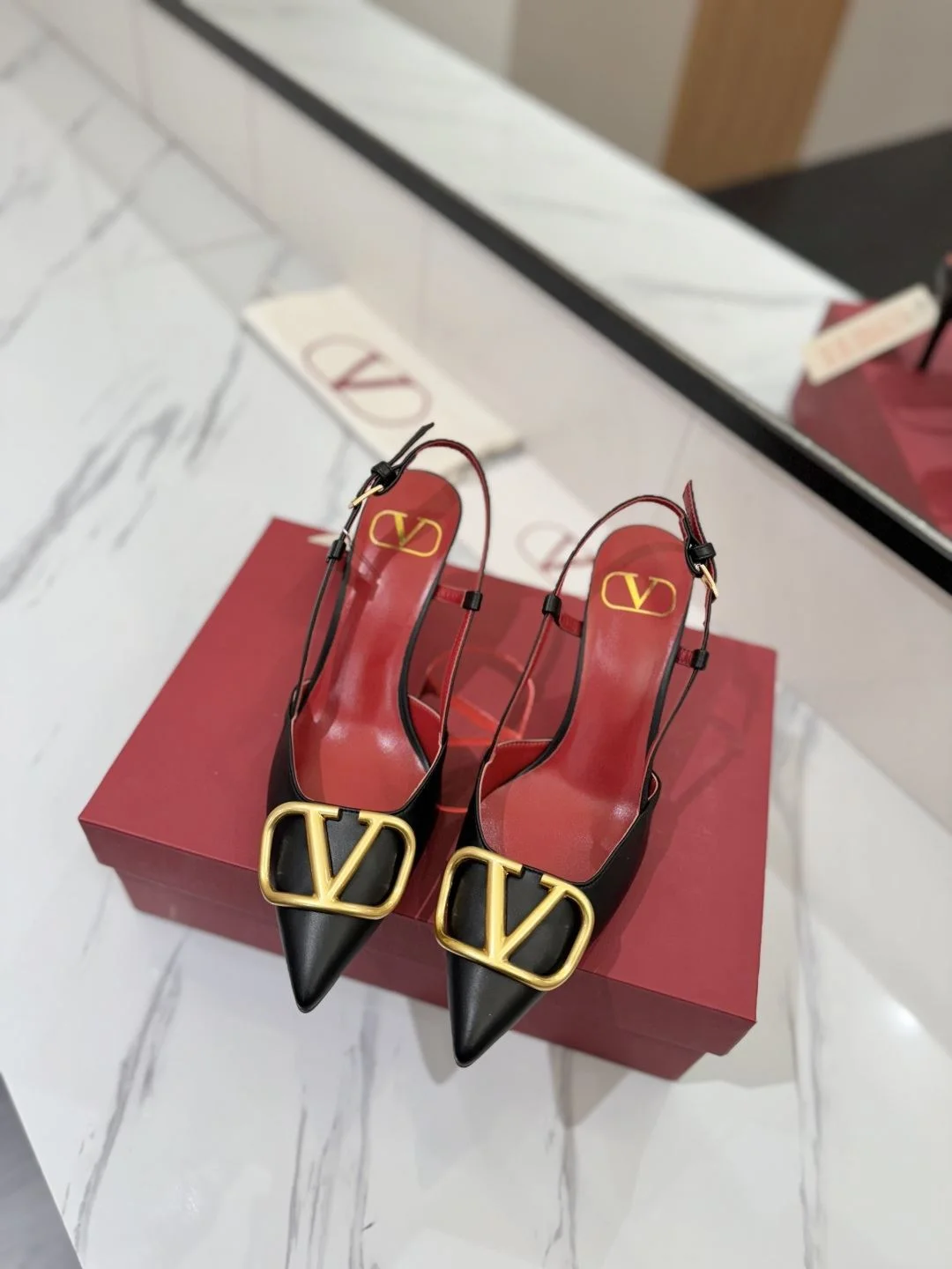 Valentino Sandals GoodFit 35978