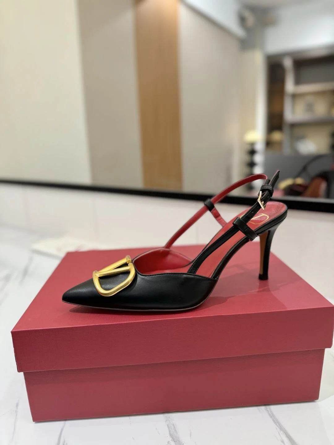 Valentino Sandals GoodFit 35978