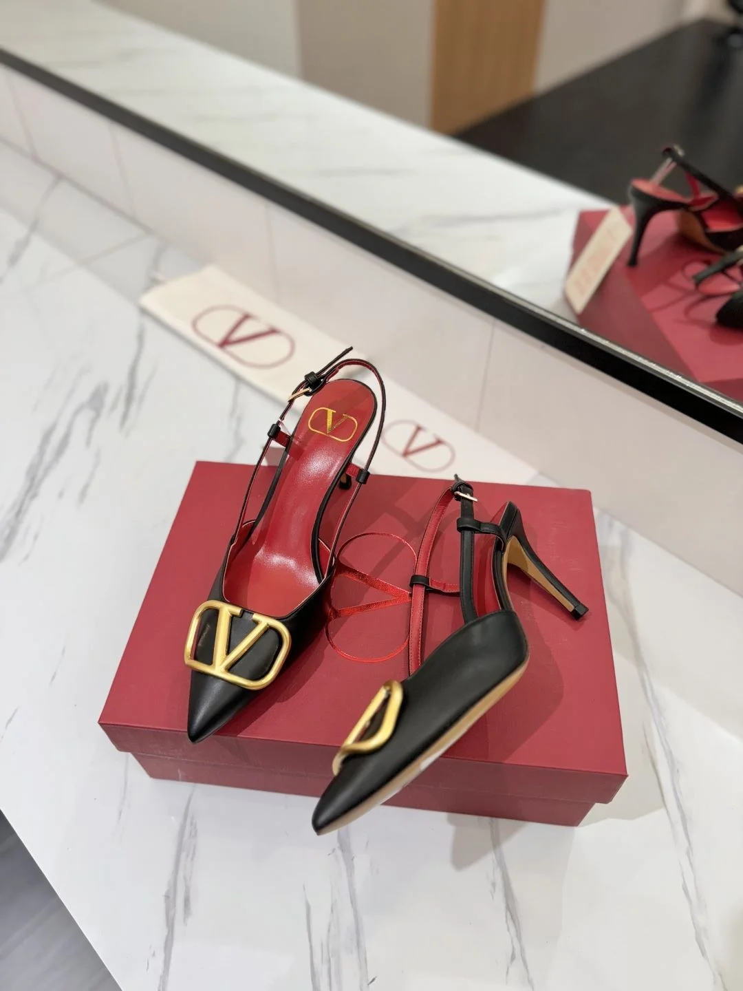 Valentino Sandals GoodFit 35978