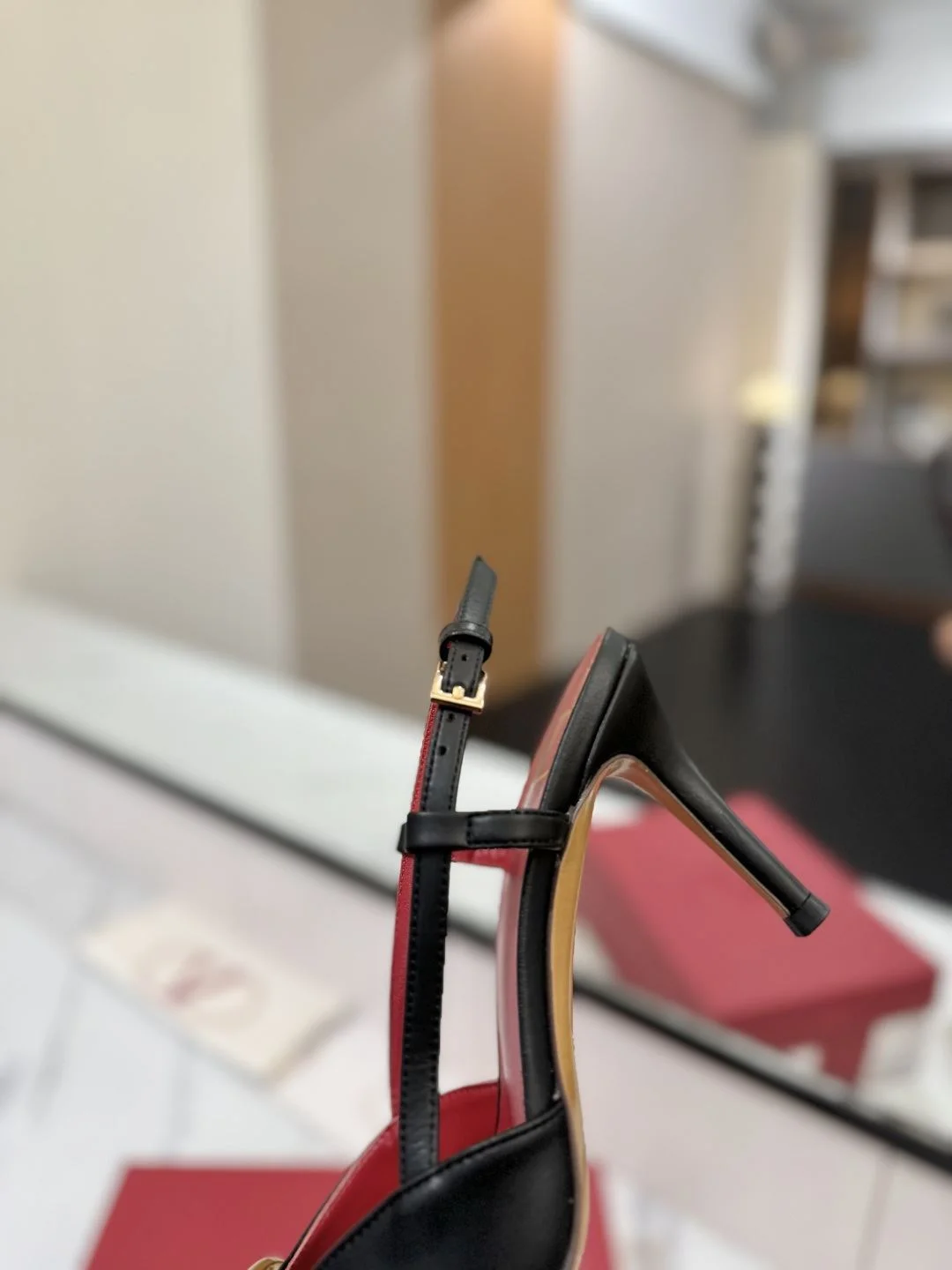Valentino Sandals GoodFit 35978