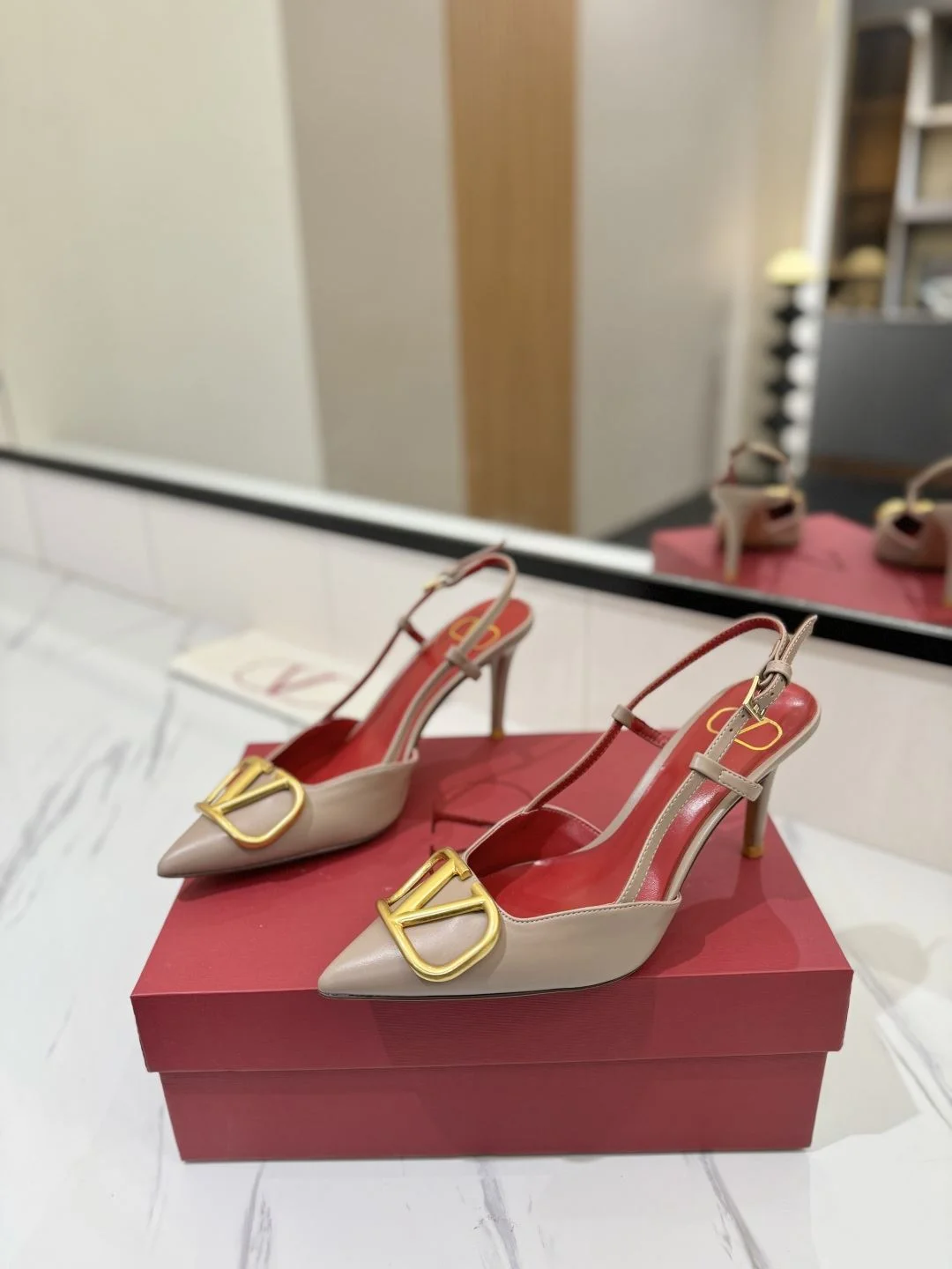Refined Valentino Sandals 35982