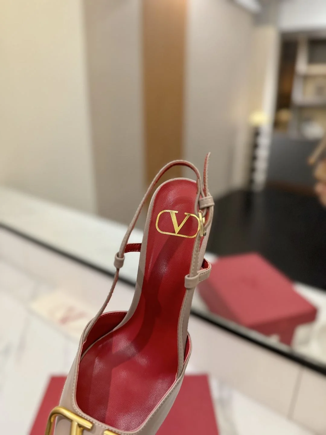 Refined Valentino Sandals 35982
