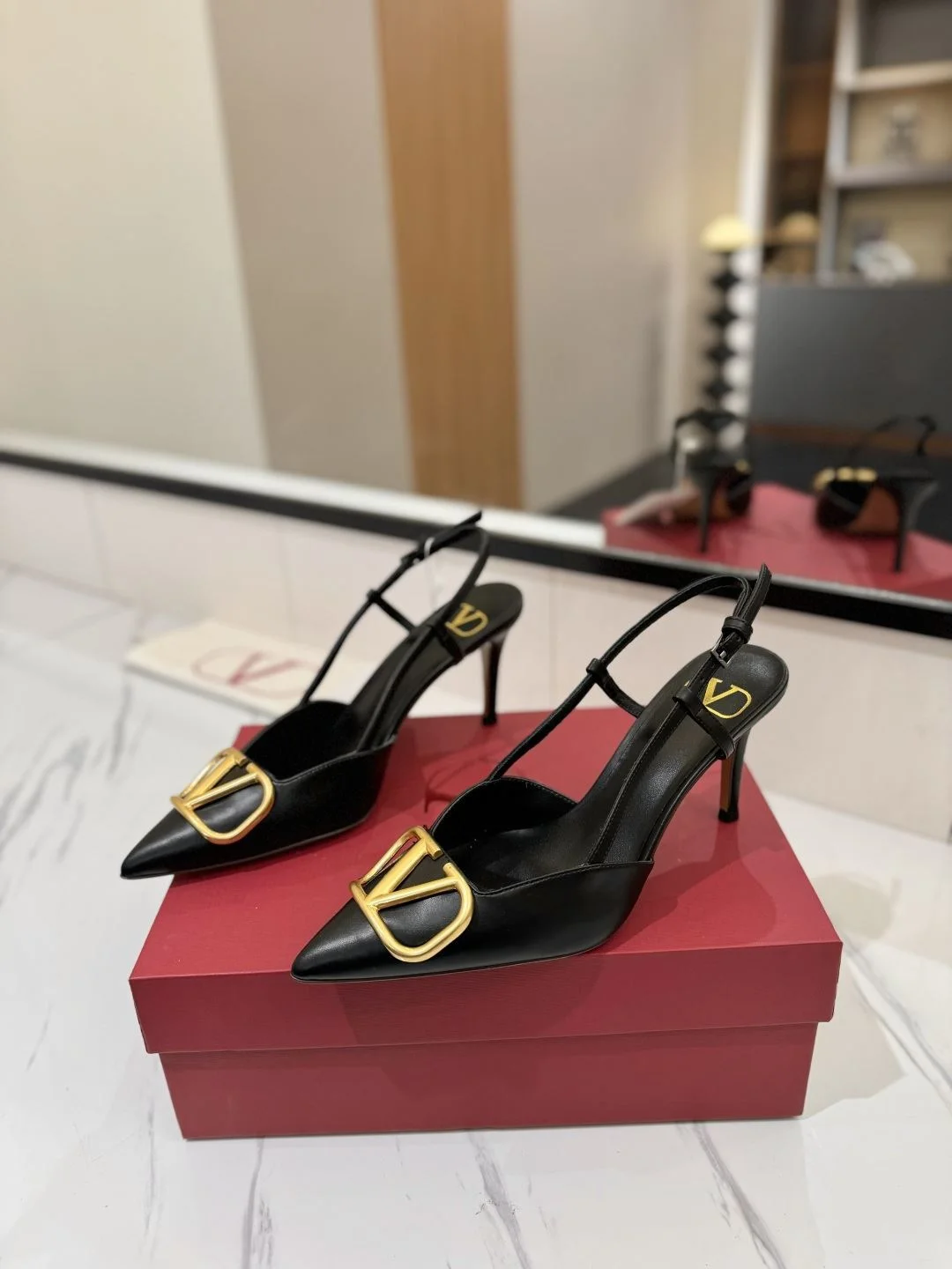 FlexibleFit Valentino Sandals 35985