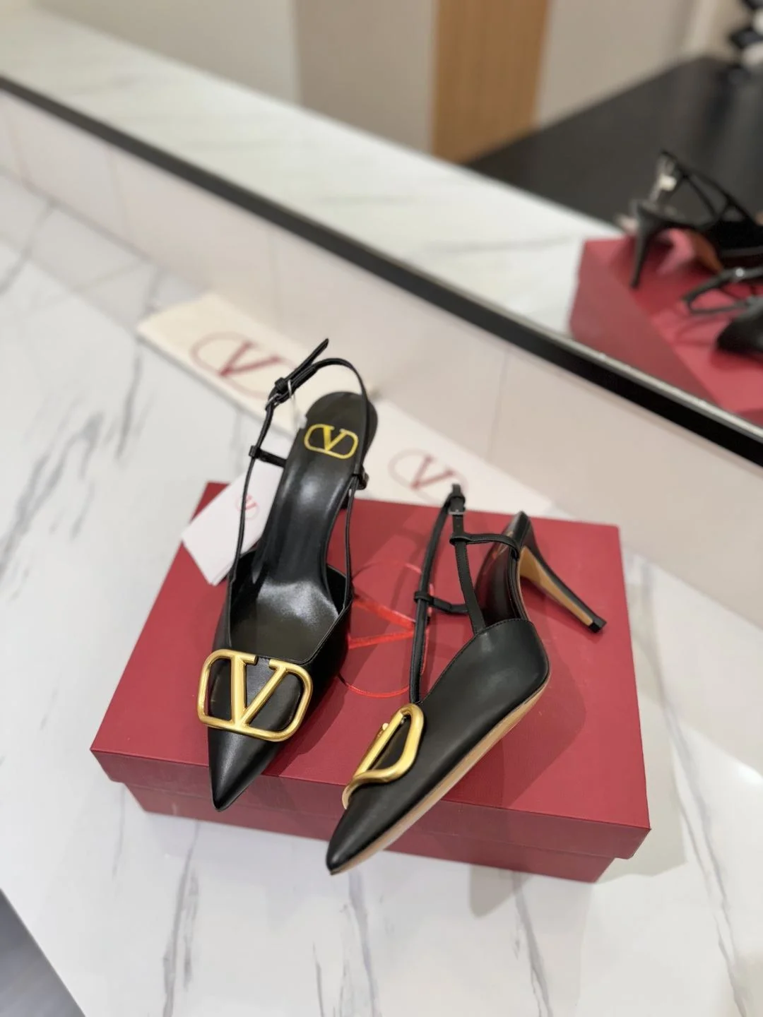 FlexibleFit Valentino Sandals 35985
