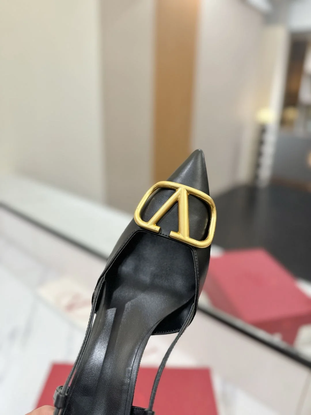 FlexibleFit Valentino Sandals 35985