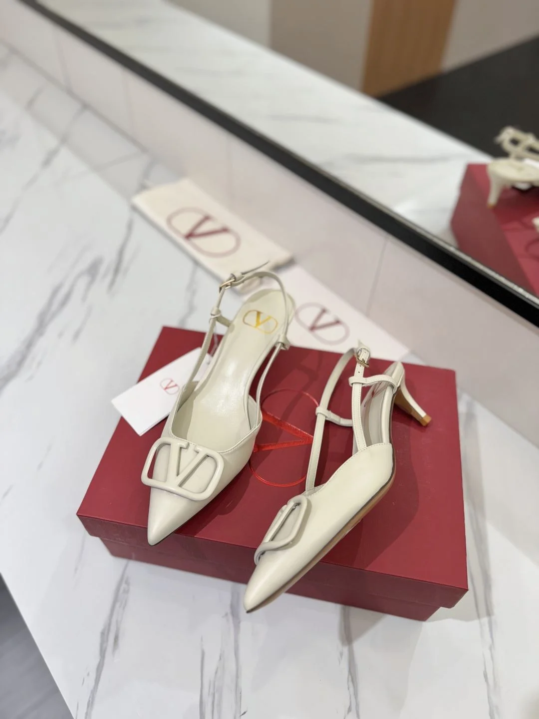 Valentino Sandals Lightweight 35987
