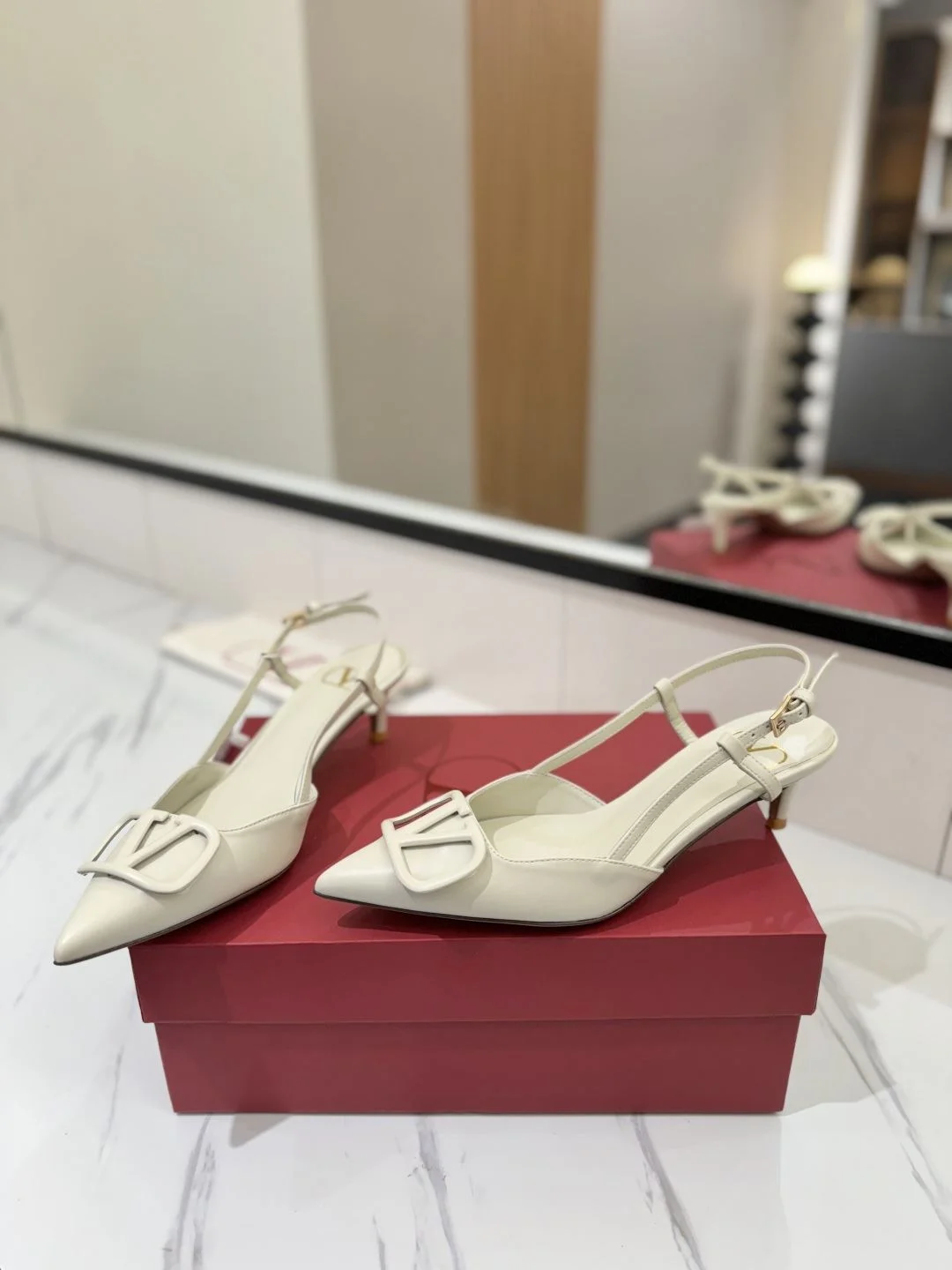 Valentino Sandals Lightweight 35987