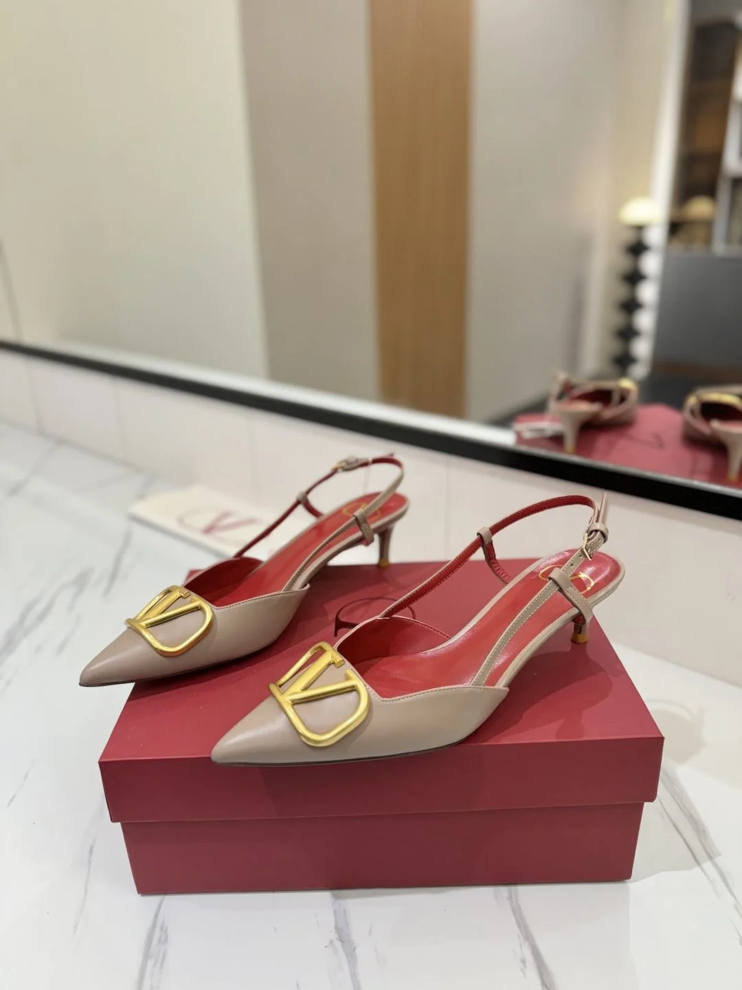 Valentino Sandals Practical 35990