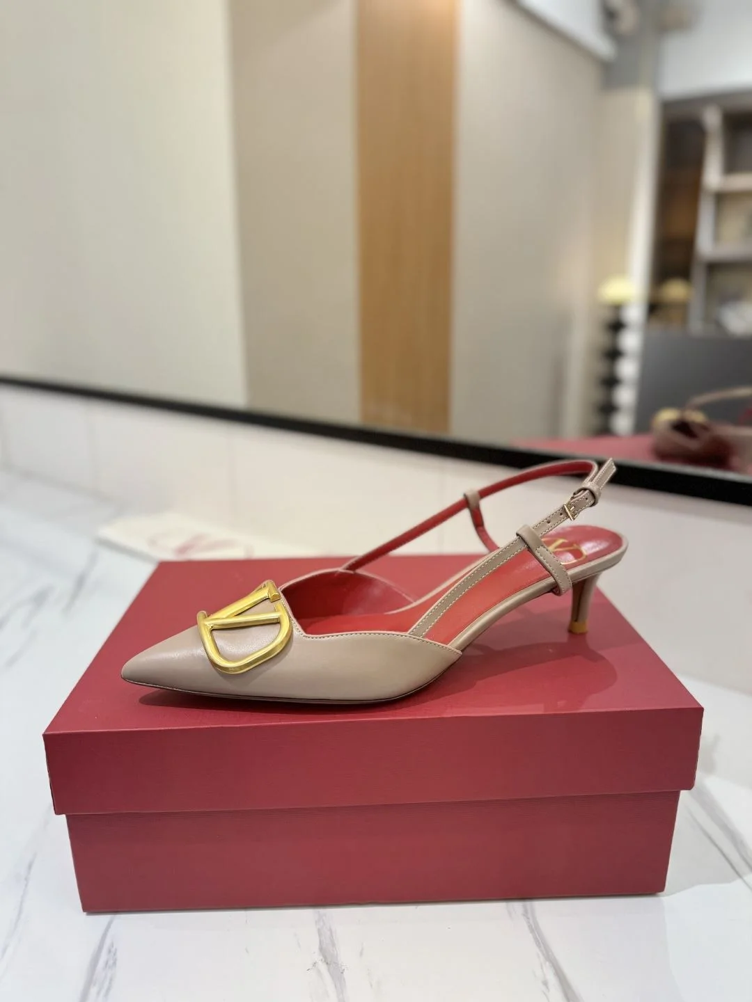 Valentino Sandals Practical 35990