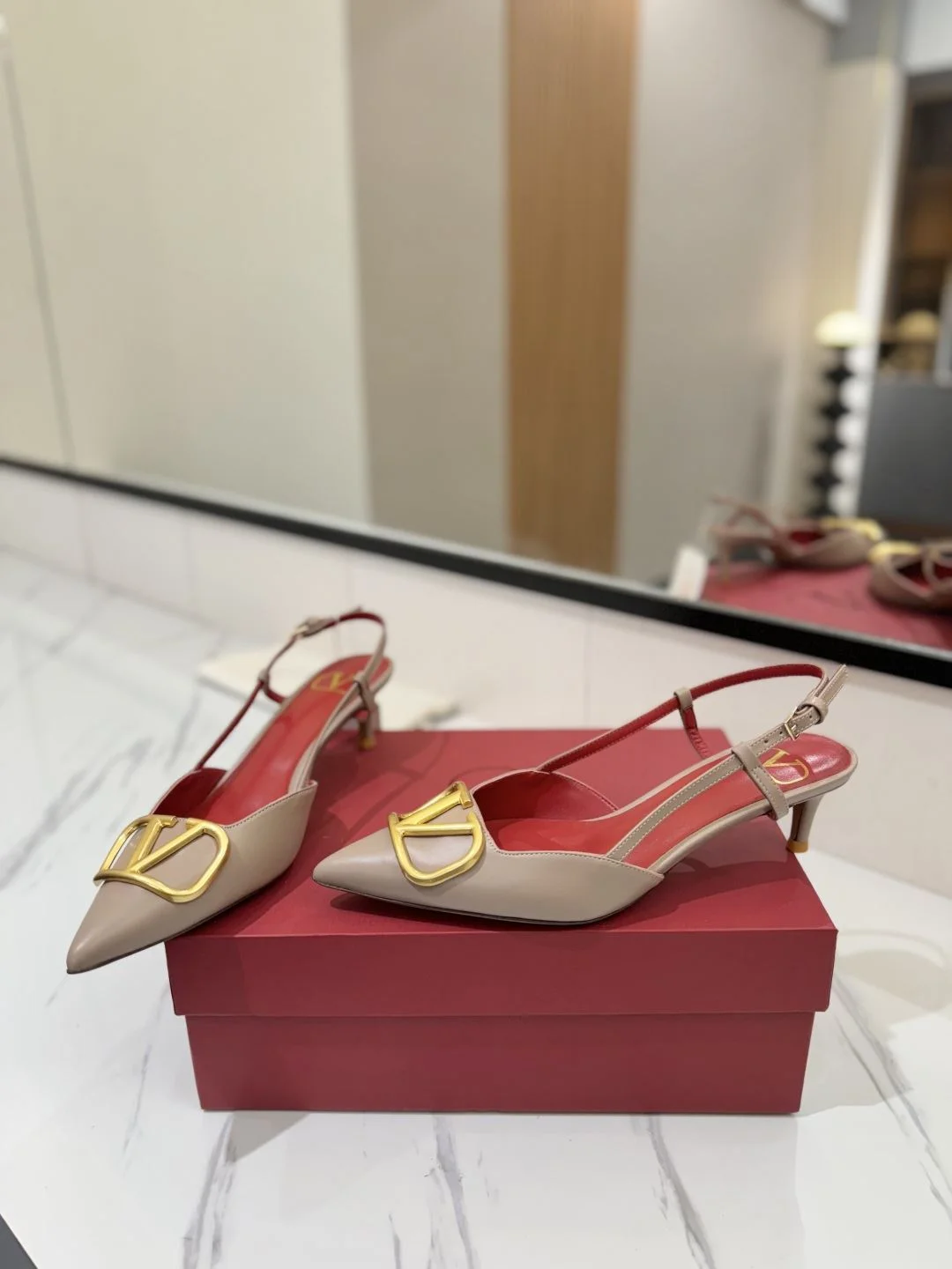 Valentino Sandals Practical 35990