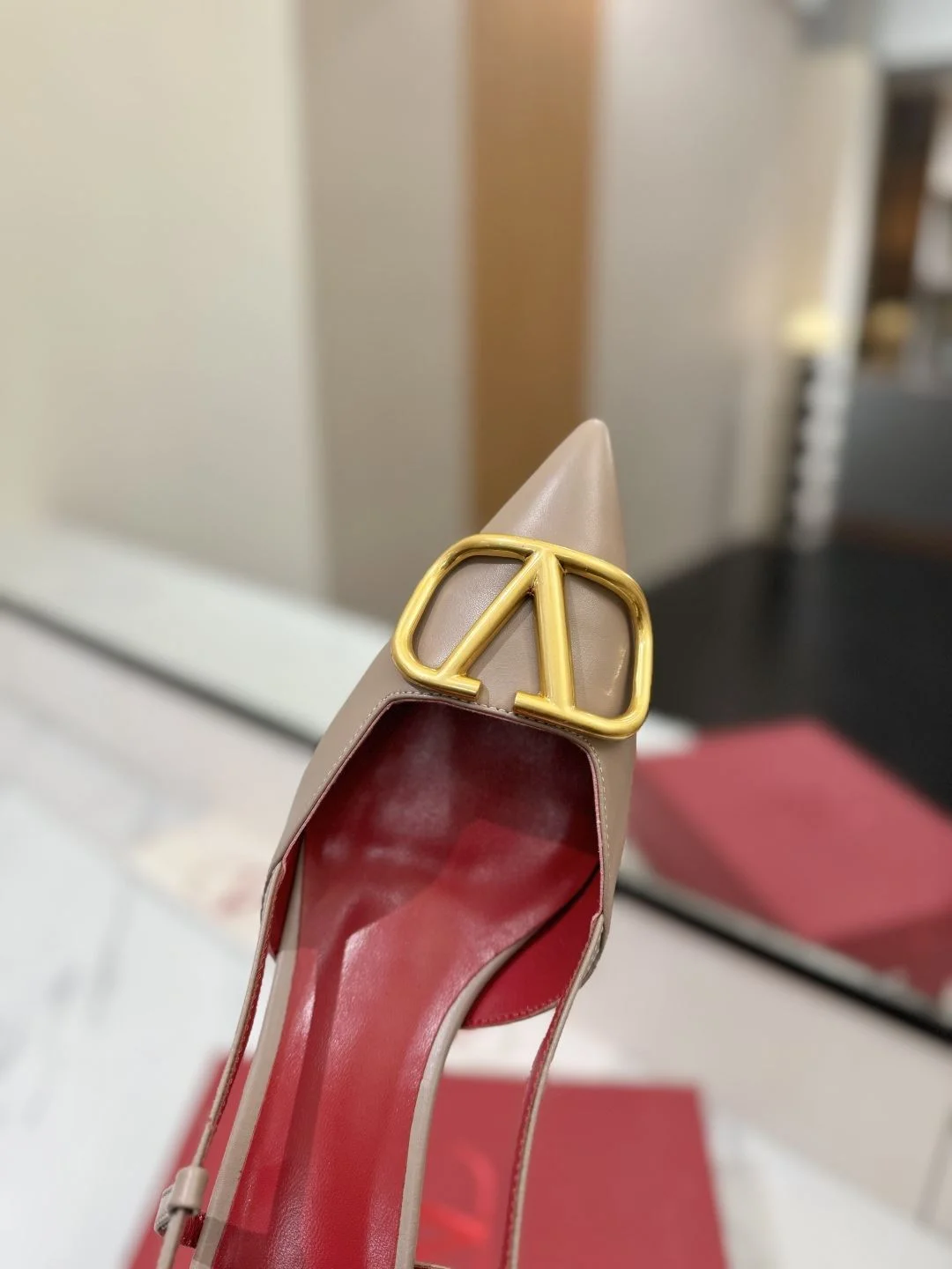 Valentino Sandals Practical 35990