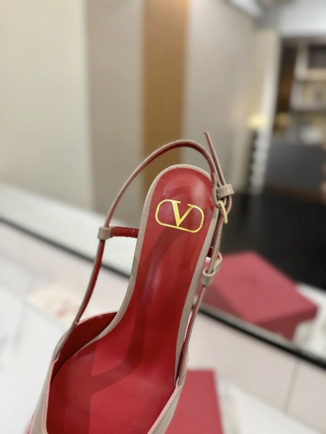 Valentino Sandals Practical 35990