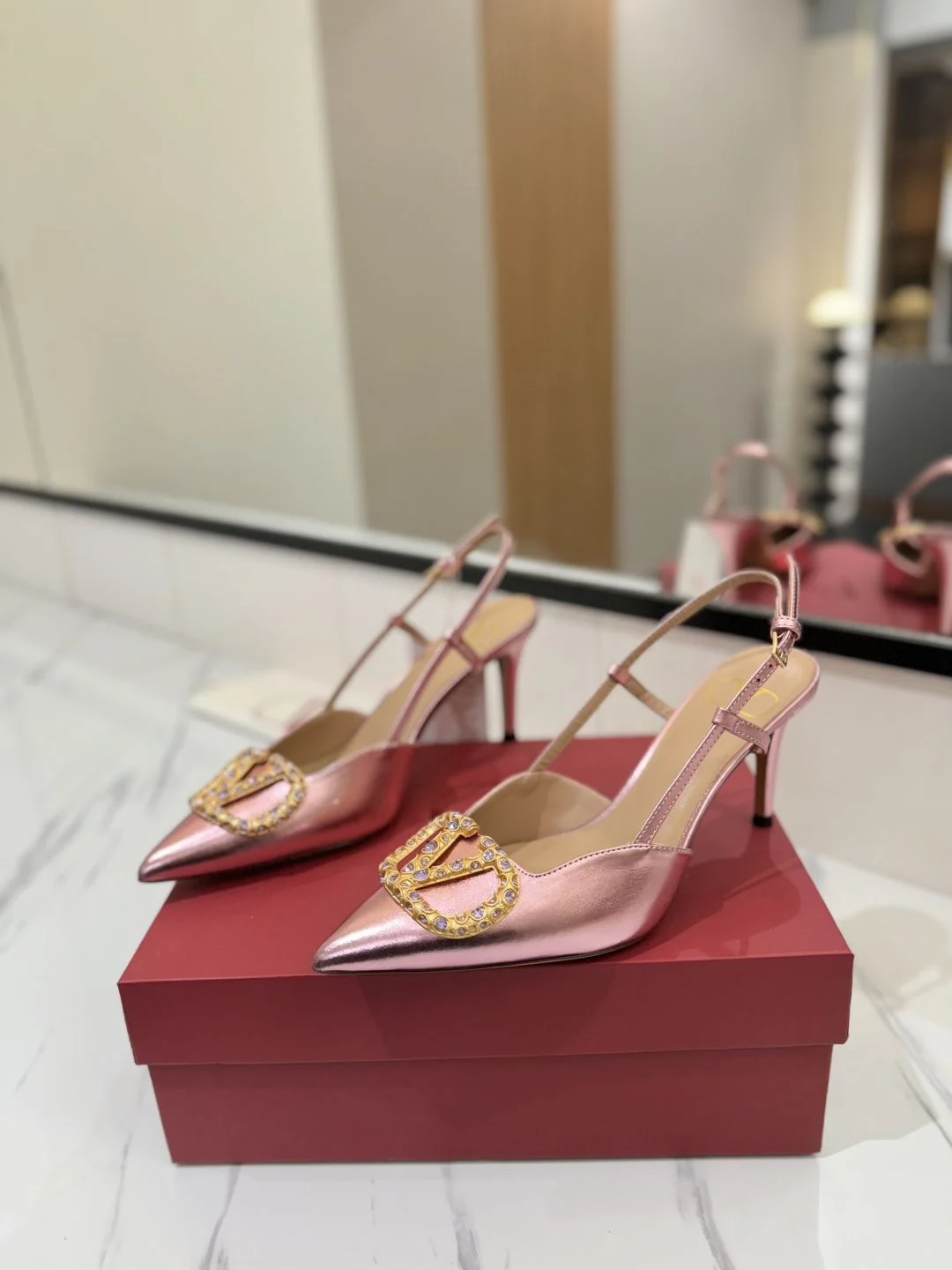 Durable Valentino Sandals 35976