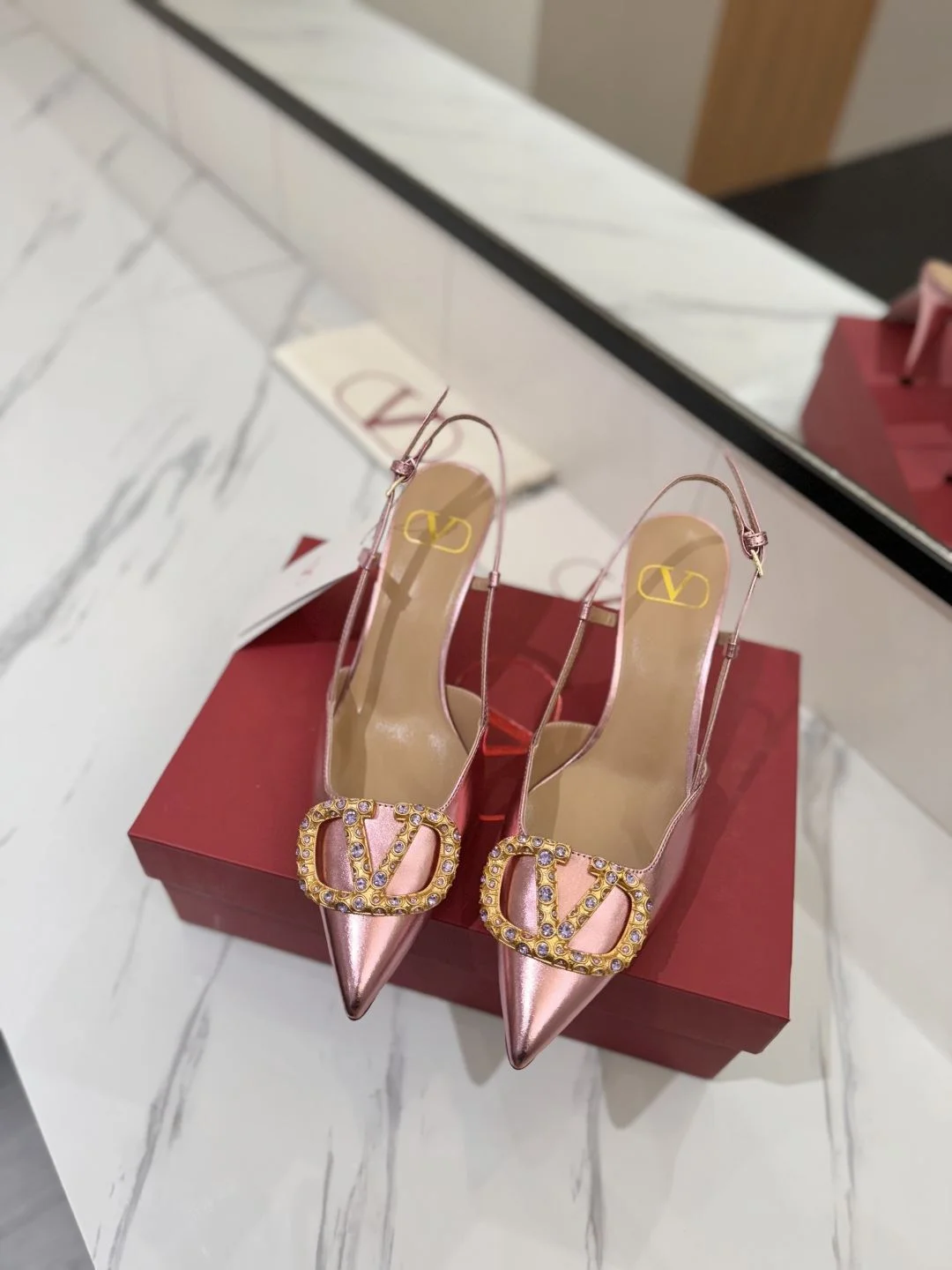 Durable Valentino Sandals 35976