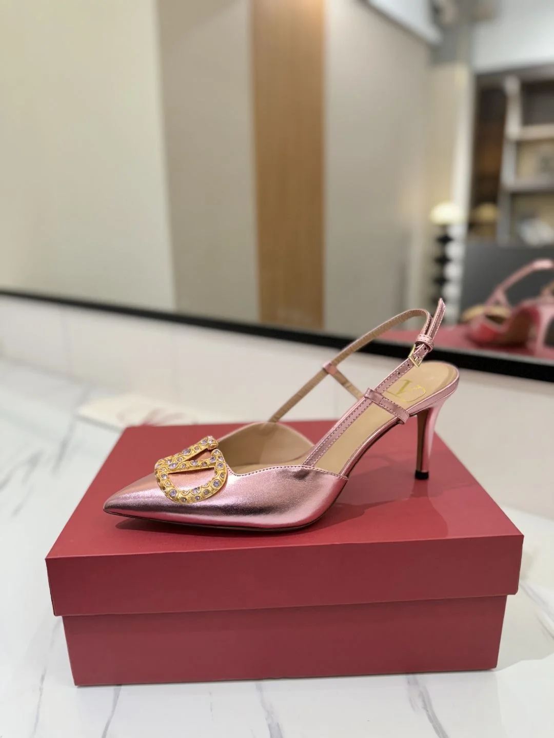 Durable Valentino Sandals 35976