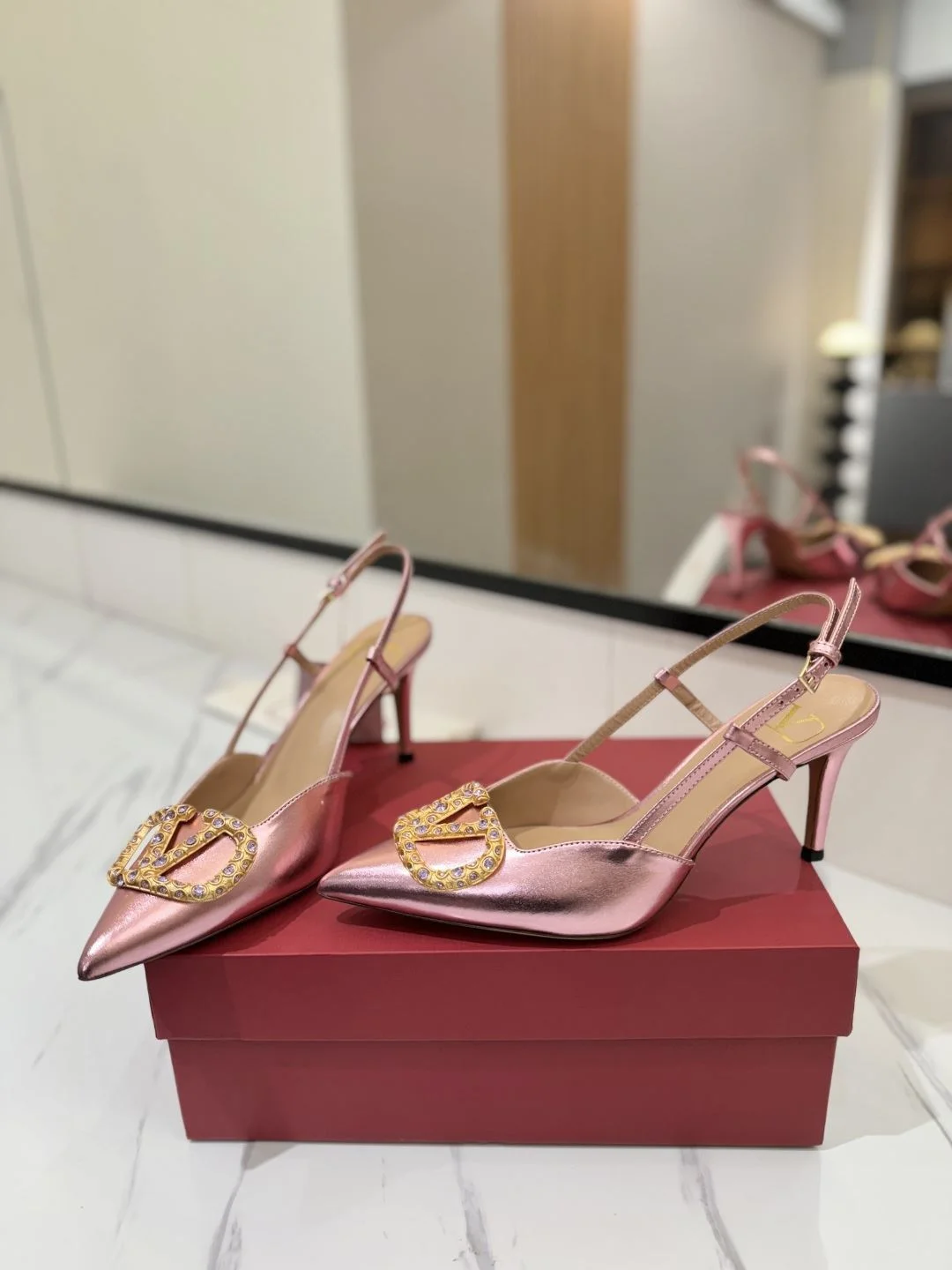 Durable Valentino Sandals 35976