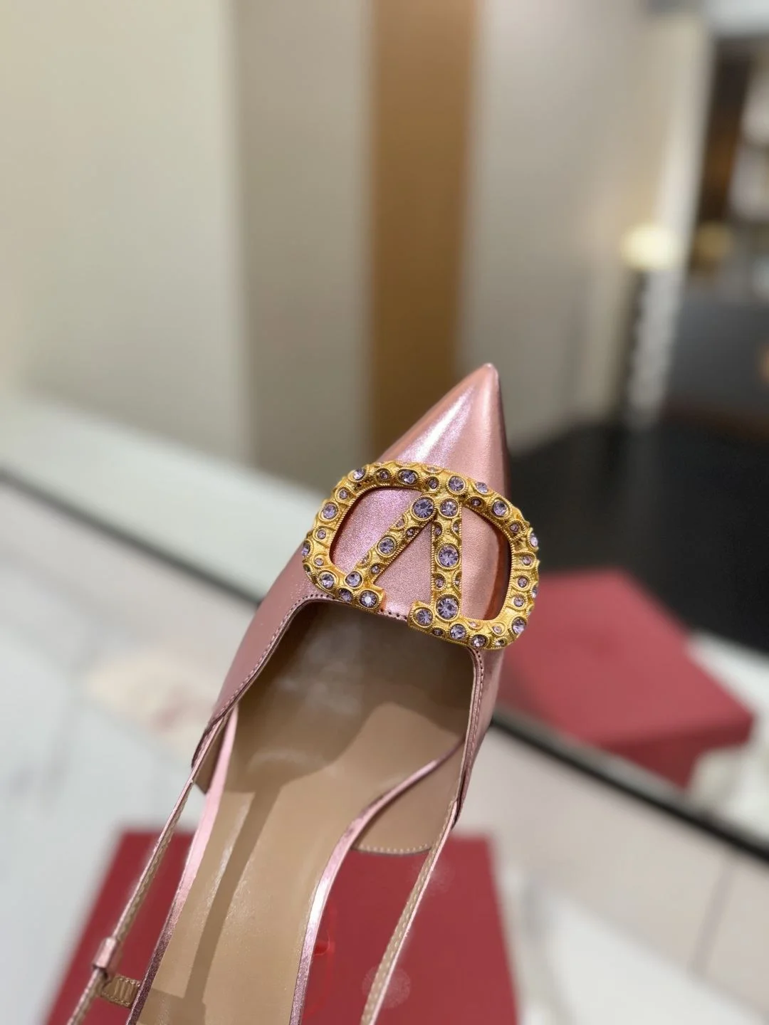 Durable Valentino Sandals 35976